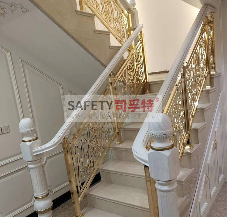 輕奢簡約銅藝雕刻樓梯扶手，增添生活質感的藝術品[司孚特銅藝欄桿](圖4)