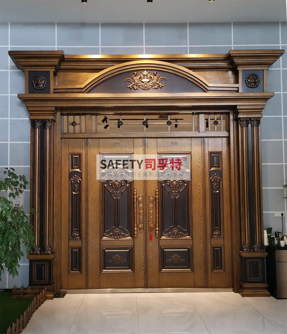 別墅大門用什么材質(zhì)好？[別墅銅門，鋁藝別墅大門](圖1)